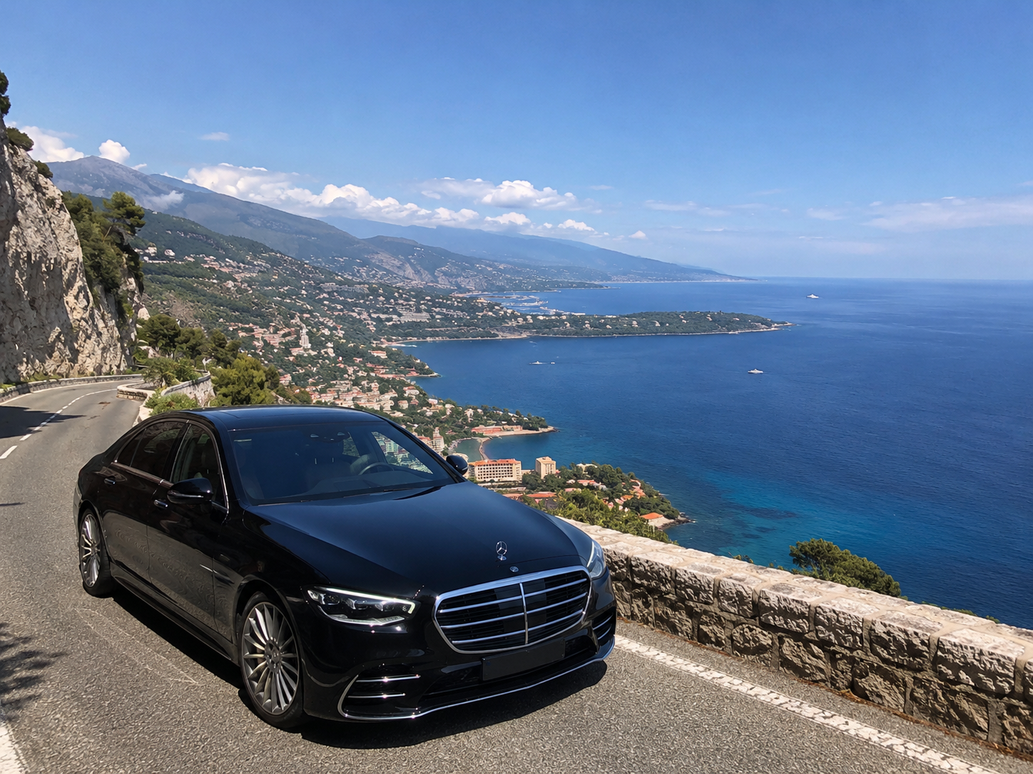 Berline d'affaires haut de gamme avec chauffeur à Cannes